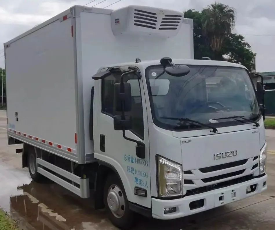 涑源牌：江西五十鈴4.2米車(chē)廂冷藏車(chē)（藍(lán)牌）